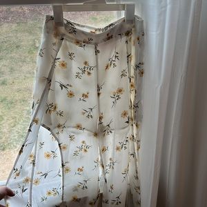 Kittenish floral print slit pants